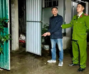 Mâu thuẫn sau khi đi uống rượu về, người đàn ông đâm gục hàng xóm