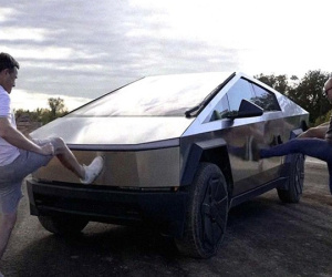 Tesla khẩn cầu khách hàng thôi ‘hành hạ’ xe bán tải điện