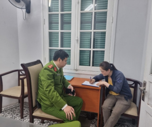 'Chặt chém' 100 nghìn đồng/3 chiếc bánh rán cho khách Tây, người phụ nữ nhận cái kết buồn ngay tức khắc