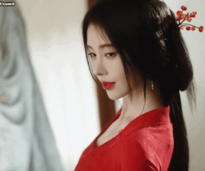 Ngắm style đời thường của mỹ nhân đẹp nhất màn ảnh Hoa ngữ hiện tại: Mê cách nàng phối đồ chuẩn 'ngoan xinh yêu'