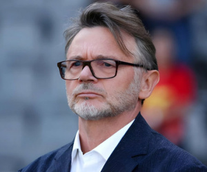 HLV Troussier phát biểu sau các trận đấu như thế nào khiến cộng đồng mạng nổi giận đòi sa thải?