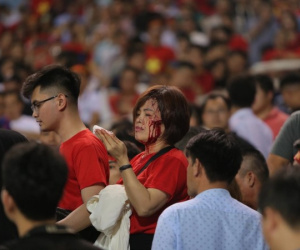 Nóng trên khán đài trận Việt Nam gặp Indonesia: CĐV đánh nhau đổ máu