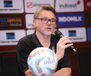 HLV Troussier: ‘Giờ không phải lúc nói về tương lai của tôi’