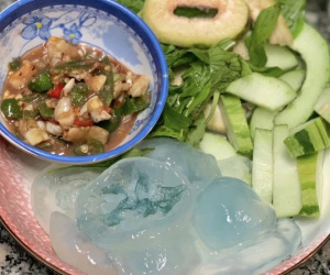 Đặc sản 'ăn tươi nuốt sống' ở Huế gây bão MXH, thực khách gọi tên 'mỹ vị mùa hè'