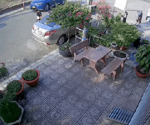 Tông xe vào 'đối thủ' vì tranh cãi lúc chơi bida