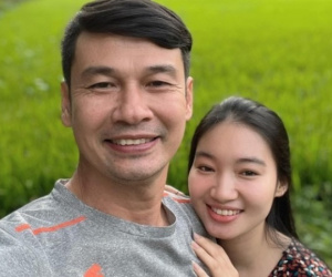 2 nam nghệ sĩ cưới vợ xinh đẹp, kém gần 30 tuổi, U60 chưa có con chung vẫn hạnh phúc, mặn nồng