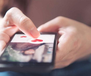 Chia tay nhau, cô gái bị bạn trai trả thù theo cách không tin nổi, vào phòng tắm mà sốc nặng
