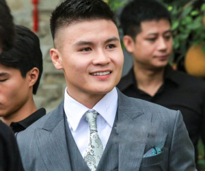 Quang Hải xuất hiện cực bảnh bao, cùng bố mẹ tất bật chuẩn bị cho đám cưới với Chu Thanh Huyền