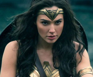 'Mỹ nhân đắt giá nhất hành tinh' Gal Gadot: Mẹ của 4 cô con gái, sở hữu bất động sản và bộ sưu tập siêu xe hàng trăm tỷ