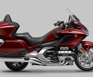 Honda Gold Wing và CBR1000RR giá ngang Camry bị triệu hồi do lỗi bơm xăng
