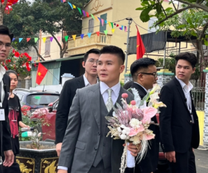 Bó hoa Quang Hải cầm đi trao cho Chu Thanh Huyền trong ngày cưới: Ý nghĩa đặc biệt với ước mong hôn nhân không còn sóng gió