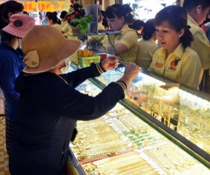 Giá vàng hôm nay, 28-3: Tăng dữ dội