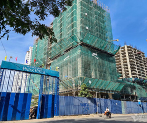 Chung cư bán gần chục năm vẫn 'chết lâm sàng', người mua ngóng từng ngày xây lại