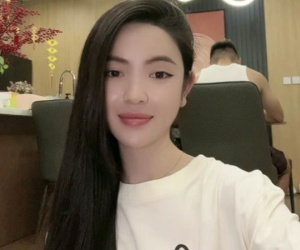 Quang Hải trên sân cỏ mạnh mẽ vẽ 'cầu vồng tuyết' về nhà thì rửa bát, nấu cơm, Chu Thanh Huyền có bí kíp gì?