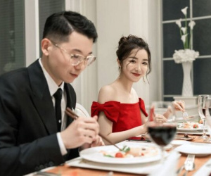 Ở biệt phủ 1.200m2, mua hàng hiệu không cần nhìn giá, phú bà 9X chia sẻ 4 điều cần biết trước hôn nhân