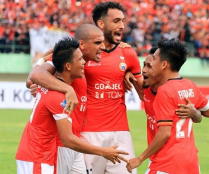 Bóng đá Indonesia nhận lệnh trừng phạt từ FIFA