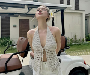 Xoài Non diện đồ mỏng manh thả dáng 'căng đét' chào hè