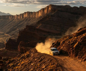 Land Rover hé lộ thêm biển thể siêu mạnh cho dòng xe Defender