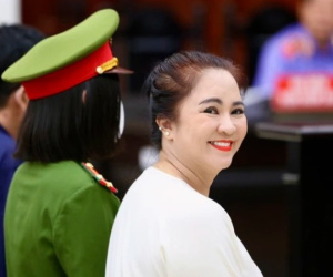 Hình ảnh bà Nguyễn Phương Hằng tại tòa sáng nay