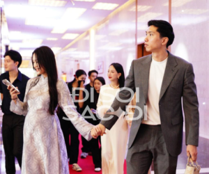Doãn Hải My bụng bầu tròn xoe vẫn giật spotlight khi dự đám cưới Quang Hải, Văn Hậu đi theo 'o bế' hết nấc!