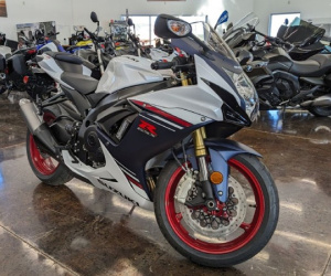 Top 10 môtô tầm trung có tốc độ nhanh nhất năm 2024
