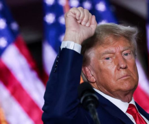 Cố vấn của ông Trump bác bỏ thông tin 'buộc Ukraine nhượng đất cho Nga'
