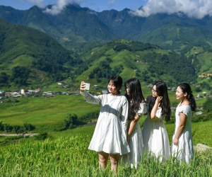 Nghỉ lễ 30/4 'dài như nghỉ Tết', công ty du lịch từ lo ế sang tất bật chốt tour