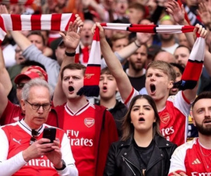 Arsenal cấm fan đến sân vô thời hạn nếu bán vé cho cổ động viên Bayern