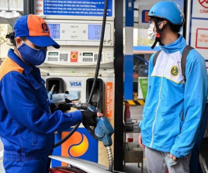 Giá xăng sẽ tăng vào ngày mai?