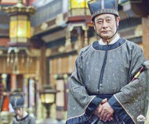 Thái giám nào 'một tay che trời' cả gan dùng gối giết chết vua?