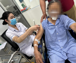 Người phụ nữ phải khâu 70 mũi vì chó nhà hàng xóm tấn công