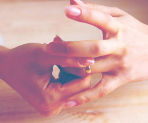 Nhờ dân mạng tìm chồng về ký đơn ly hôn, người vợ nhận 'bão' thông tin