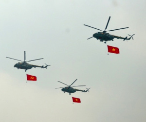 Tự hào về hình ảnh đặc biệt của biên đội 9 trực thăng xuất hiện trên bầu trời 2 sân bay Hà Nội