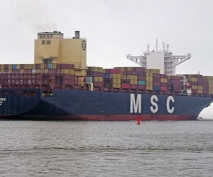Iran bắt tàu container 'có liên hệ với Israel'