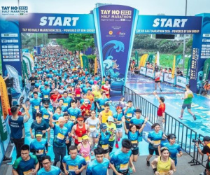 Thanh niên bất ngờ ngã gục, ngừng tim ngay trước vạch đích giải chạy Tây Hồ
