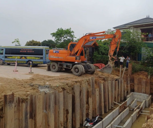 Thanh niên tử vong cạnh xe máy dưới cống nước công trình