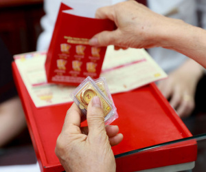 Giá vàng nhẫn tăng mạnh, lên lại mốc 77 triệu