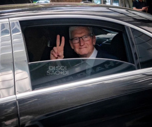 Cận cảnh CEO Tim Cook lên chuyên cơ riêng rời Việt Nam, kết thúc 2 ngày với lịch trình kín mít