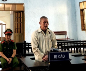 Tuyên án người đàn ông đổ xăng đốt 'vợ hờ'