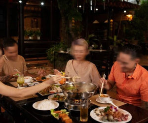 Anh em tôi bàng hoàng khi bố mẹ tuyên bố sẽ để hết tài sản cho anh hàng xóm