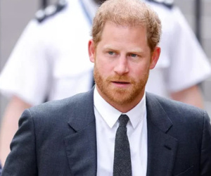 Harry từ bỏ quyền cư trú ở Anh