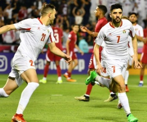 U23 Qatar trở thành đội đầu tiên vượt qua vòng bảng nhờ pha ghi bàn kỷ lục