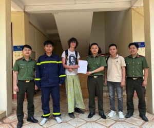 Xuyên đêm cứu hộ thành công du khách người Anh lạc giữa rừng Hoàng Liên