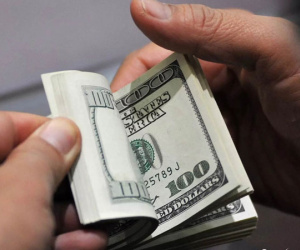 Giá USD tự do tăng mạnh, tiến sát 25.900 đồng