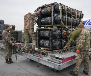 Cách Mỹ chuyển vũ khí 'ngay lập tức' cho Ukraine khi viện trợ được thông qua