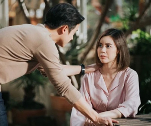 Cô gái 18 tuổi gọi điện cho bạn trai 100 cuộc mỗi ngày, bác sĩ tiết lộ chứng bệnh lạ