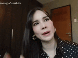 Đến Hong Kong rồi chụp ảnh selfie, khi xem lại Youtuber thấy xuất hiện người phụ nữ bí ẩn gây tranh cãi