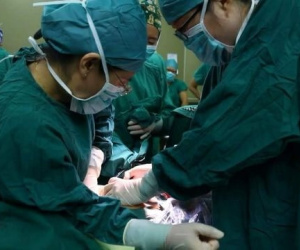 Người phụ nữ sinh 4, chồng bí mật đi xét nghiệm ADN: Kết quả chỉ ra mỗi đứa trẻ có 1 bố khác nhau