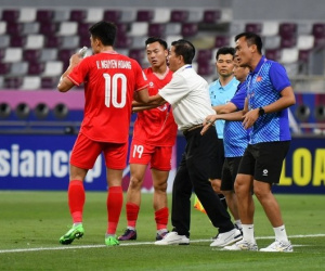 Sao trẻ nhà bầu Đức bị 'Võ League' nhập: HLV Hoàng Anh Tuấn coi chừng 'điểm mù' thời HLV Troussier
