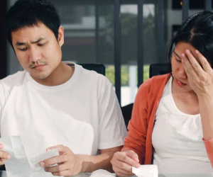 Bố mẹ đến chơi, chồng dặn không mua thịt, sự thật khiến nàng dâu nghẹn ngào